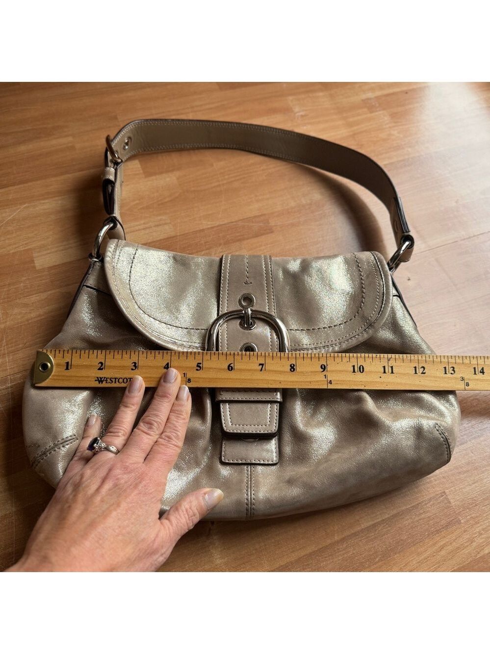 Coach Soho Flap Buckle Shoulder Bag metallic champagne, vintage - Picture 3 of 15
